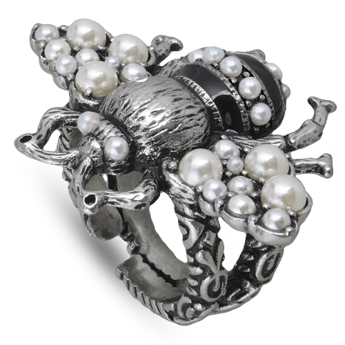 Кольцо (Майорка белая, эмаль черная; покрытие античное серебро)